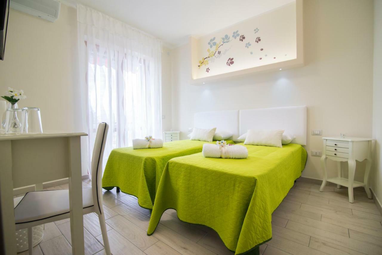 Palazzo San Francesco Hotell Castellammare di Stabia Exteriör bild